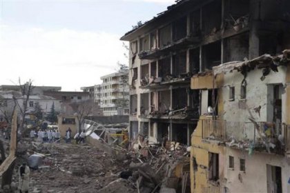 Diyarbakır'da terör saldırısı: 5 ölü, 39 yaralı