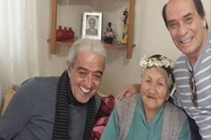 Edip Akbayram'ın annesi hayatını kaybetti