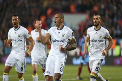 Fenerbahçe ilk yarıyı 3 puanla kapattı