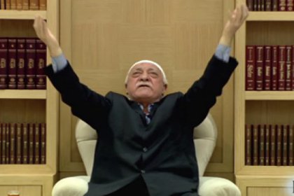 Gülen: Bir muhalif rüzgar eser o binalar başınıza yıkılır