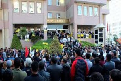 HDP'li Akdeniz Belediyesi'ne kayyum atandı
