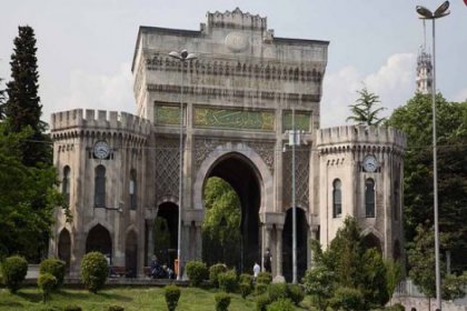 İstanbul Üniversitesi'nde 95 akademisyen görevden uzaklaştırıldı