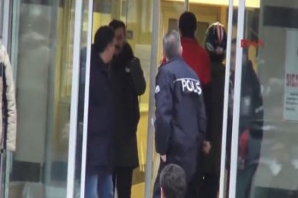 Kadıköy'de 'pis kokulu zarf' alarmı