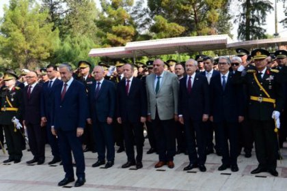 Kılıçdaroğlu, KKTC'de 'Barış Harekatı' törenlerine katıldı