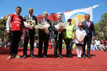 Kılıçdaroğlu, Mezitli'de işçilere seslendi