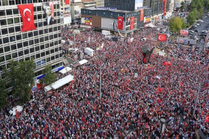 Kızılay Meydanı'nın adı resmen değiştirildi