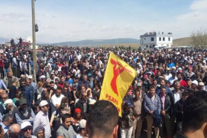 Maraş'ta 'Nusra kampı istemiyoruz' diyenlere biber gazı