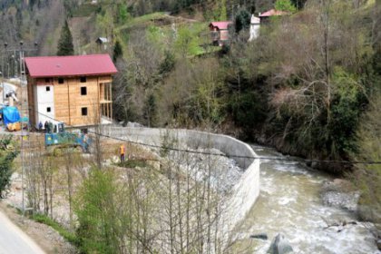 Rize’de taşkın koruma duvarı tartışması