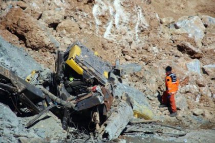 'Şirvan'da AFAD sahada çalışmıyor, cenazeleri işçiler çıkarıyor'