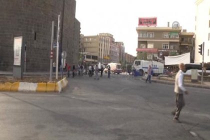 Sur'da bir sokakta yasağa ara