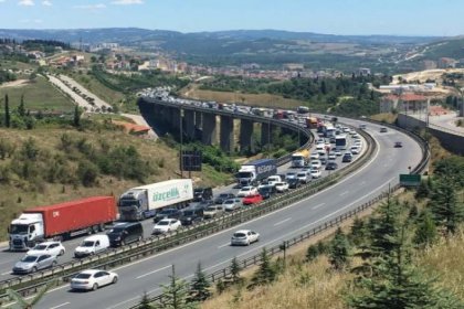 TEM Otoyolu'nda bayram dönüşü çilesi