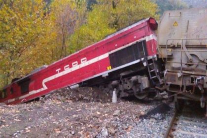 Tren raydan çıktı, vagonlar ırmağa düşüyordu