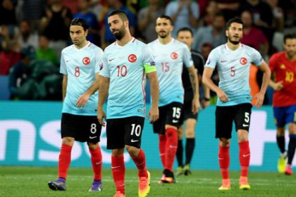 Türkiye Euro 2016'dan elendi