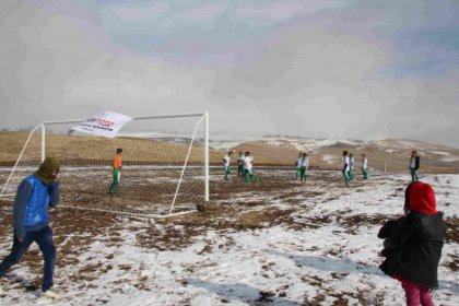 Varto'nun 45 köyüne futbol sahası