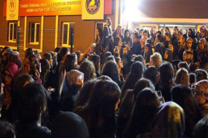 Yurtta kalan öğrenciler: Can güvenliğimiz yok!