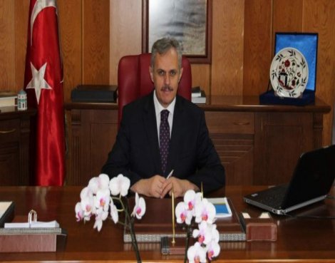 10. Yıl Marşı koltuğundan etti