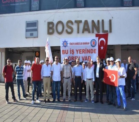 66 yıl sonra bir ilk: İzmir'de deniz ulaşımı durdu