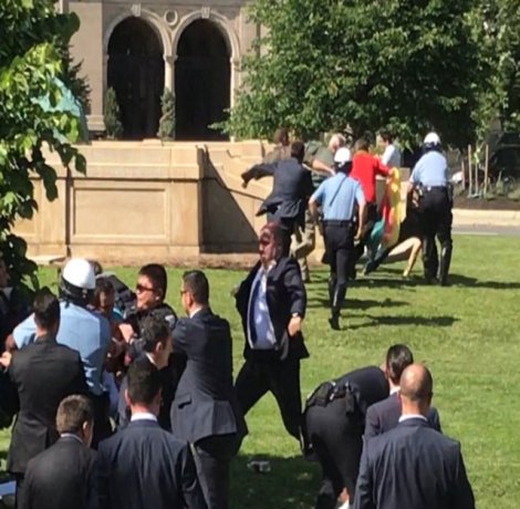 ABD'de Büyükelçilik konutu önündeki kavgada iki Türk'e tutuklama