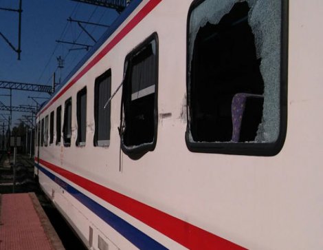 Adana’da tren TIR’la çarpıştı: Çok sayıda yaralı var