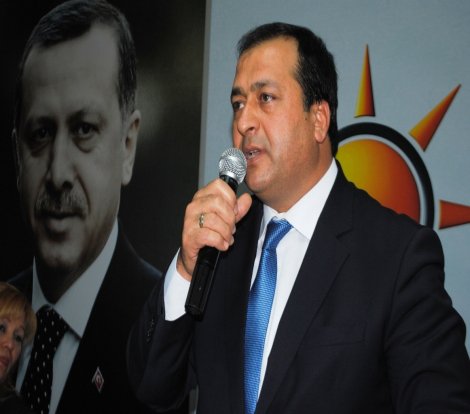 AKP'li eski vekile FETÖ'den gözaltı!