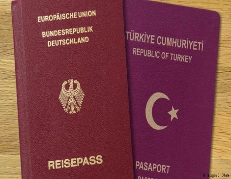Almanlar Türklere çifte vatandaşlığın iptalini istiyor