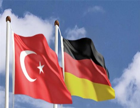 'Almanya'da Türk öğrenci ve velilerden muhbirlik yapmaları istendi' iddiası