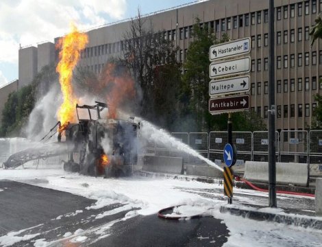 Ankara adliyesi önünde patlama!