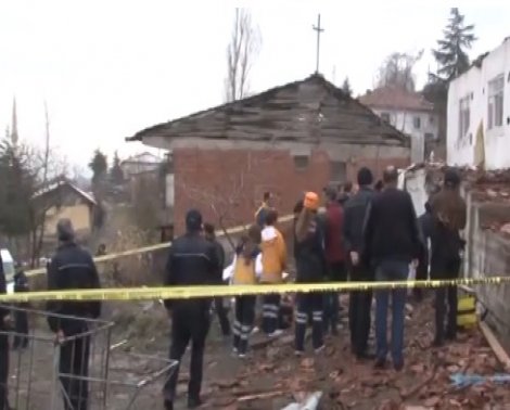 Ankara'da gecekondu çöktü: Ölü ve yaralılar var