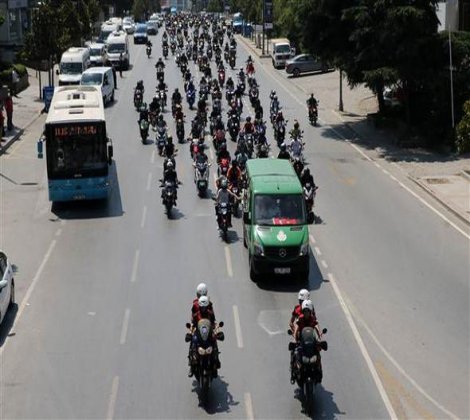 Barkın Bayoğlu'nu son yolculuğuna binlerce motosikletli uğurluyor