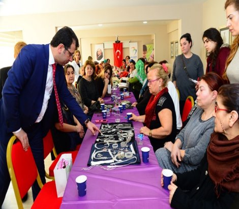 Başkan İmamoğlu, üreten kadınları ziyaret etti