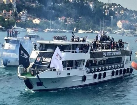 Beşiktaş şampiyonluğunu kutluyor
