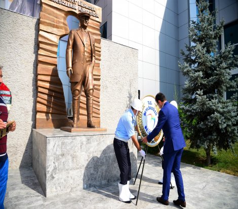 Beylikdüzü Belediye Meclisi demokrasi ve cumhuriyet için toplandı