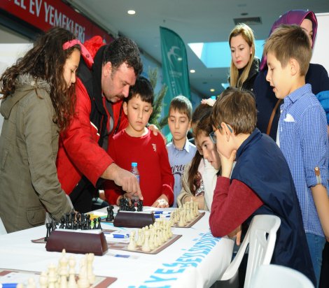 Beylikdüzü Belediyesi'nden çocuklar için santranç turnuvası