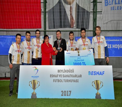 Beylikdüzü Esnaf ve Sanatkarlar Futbol Turnuvası’nın finali gerçekleşti