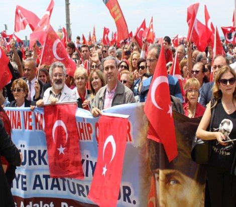 Birleşik Kamu-İş, 19 Mayıs'ı İzmir'de coşkuyla kutladı