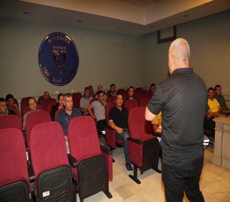 Bodrum Belediye personeline 'Acil Eylem Planı' eğitim semineri veriliyor.