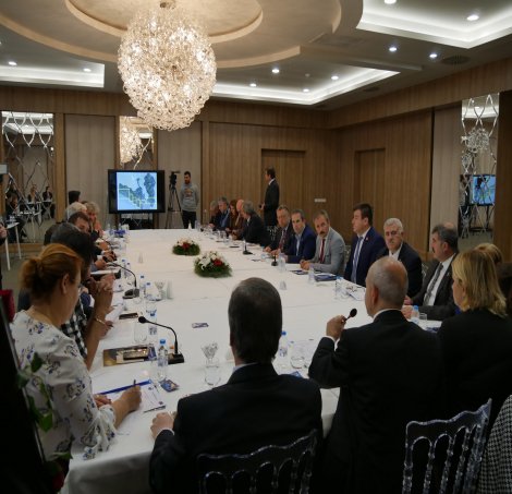 Büyükçekmece Belediye Başkanı, muhtarlarla bir araya geldi