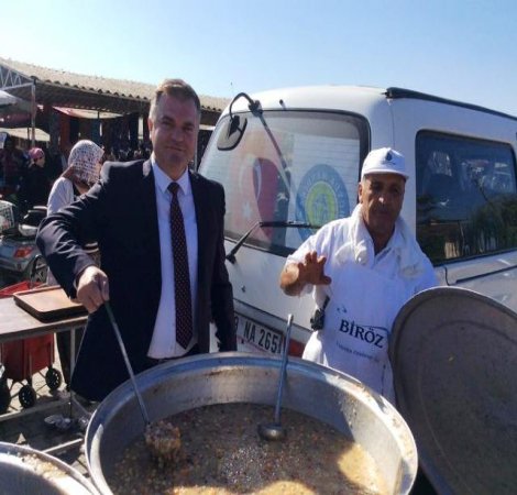 Büyükmandıra Belediyesi'nden aşure dağıtımı