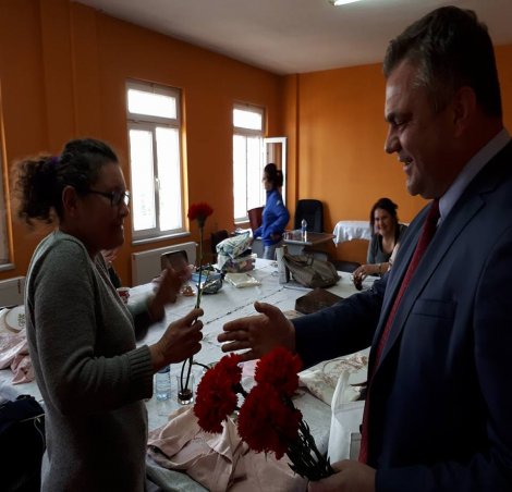 Büyükmandıra Belediyesi'nden kadınlara ziyaret