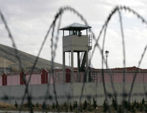 Demirtaş'ın kaldığı cezaevinde 56 mahkum açlık grevine başladı