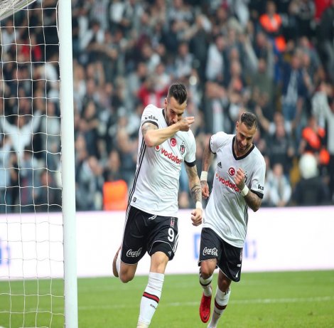 Derbi Kartal'ın: Beşiktaş 3 - Galatasaray 0