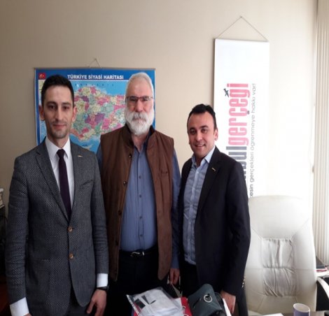 Eğitim İş 4 nolu şube yöneticisi Umut Güngör istanbulgercegi.com'u ziyaret etti Eğitim İş 4 nolu şube yöneticisi Umut Güngör istanbulgercegi.com'u ziyaret etti