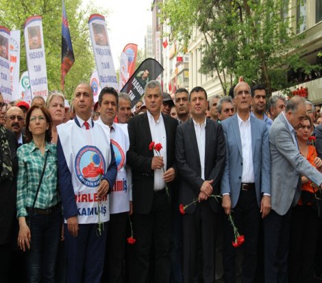 Eğitim-İş 'Hayır' ile alanlardaydı Eğitim-İş 'Hayır' ile alanlardaydı