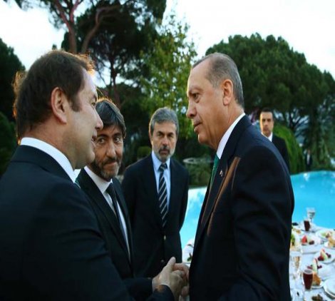 Erdoğan sanatçı ve sporculara iftar verdi