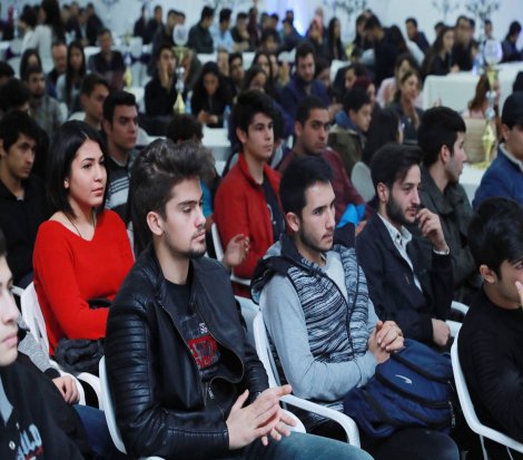 Gençler konuştu, Seyhan Belediye Başkanı Karalar dinledi