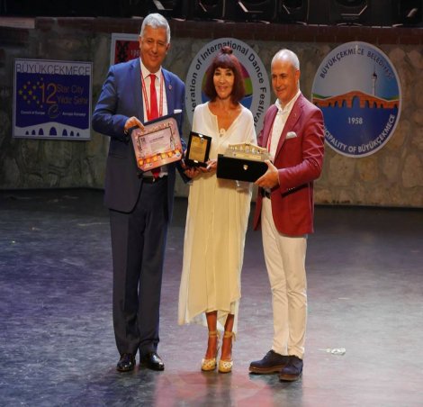 Gülriz Sururi: Türkiye’nin sanatı sevmeyenler tarafından yönetilmesi çok üzücü