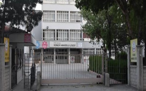 Haremlik-selamlık eğitime geçeceğini duyuran müdüre dava