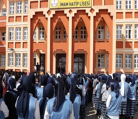 'Her öğrenci istediği okula gidecek' ifadesinin karşılığı yok: Her yer imam hatip!