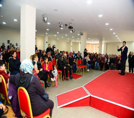 İmamoğlu: Gençler yarının güçlü bireyleri olacak