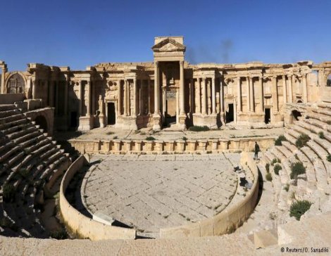 IŞİD terör örgütü, Palmira'daki antik tiyatroyu tahrip etti